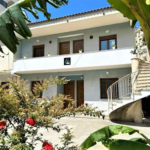  Apartament With Private Parking